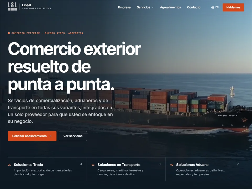 Lineal homepage hero with a container port photo, the headline "Comercio exterior resuelto de punta a punta" and the three service entries Trade, Transporte and Aduana.